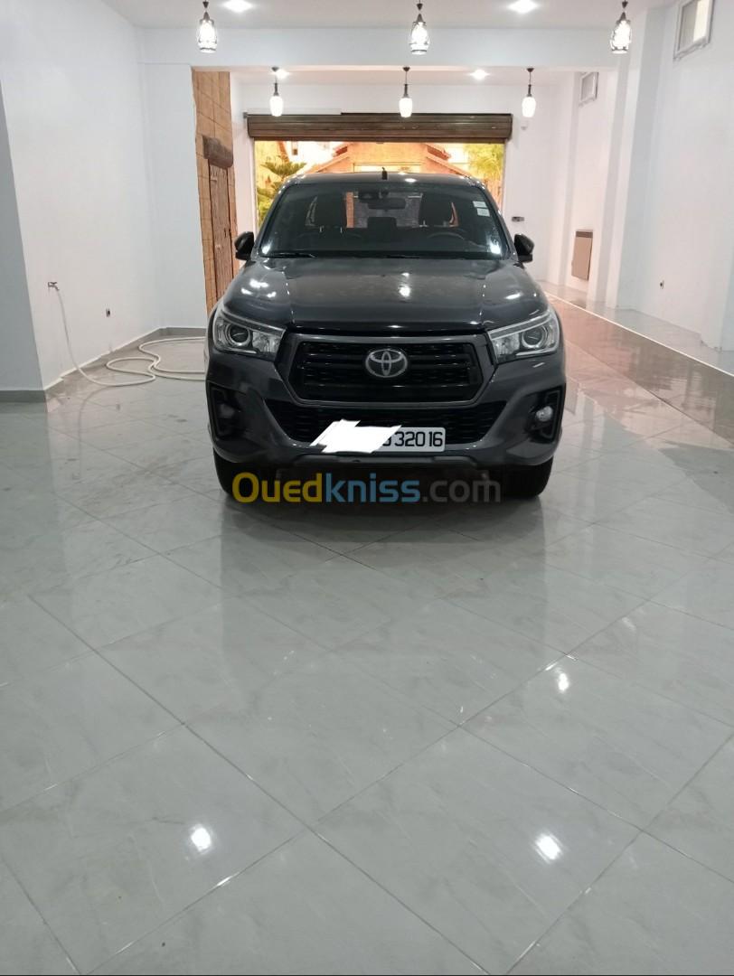 Toyota Hilux 2020 LEGEND DC 4x4 Pack Luxe Tizi Ouzou Algérie