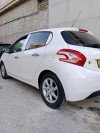 Peugeot 208 2014 Silver Line