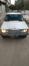 Mercedes Classe E 1981 123