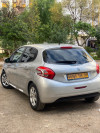 Peugeot 208 2014 Silver Line