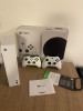 Xbox Séries 512 GB SSD + 2 manettes + Boite Originale 