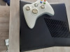 xbox 360 slim avec manette d'origine