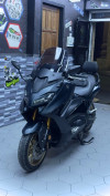 Yamaha T-max 2022