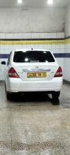 Nissan Tiida 4 portes 2008 