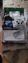 X box série S avec 2 Manette