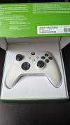 Manette Xbox series S/X + abonnement Xbox Game passe Ultimate 04 mois