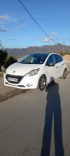 Peugeot 208 2014 Allure