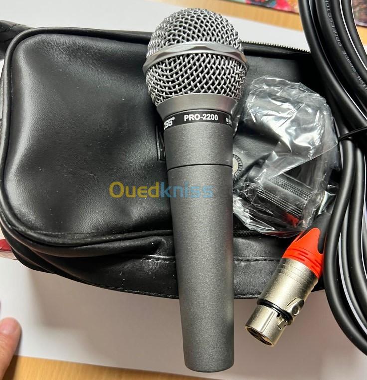 Microphone professionnel supercardioïde dynamique filaire 