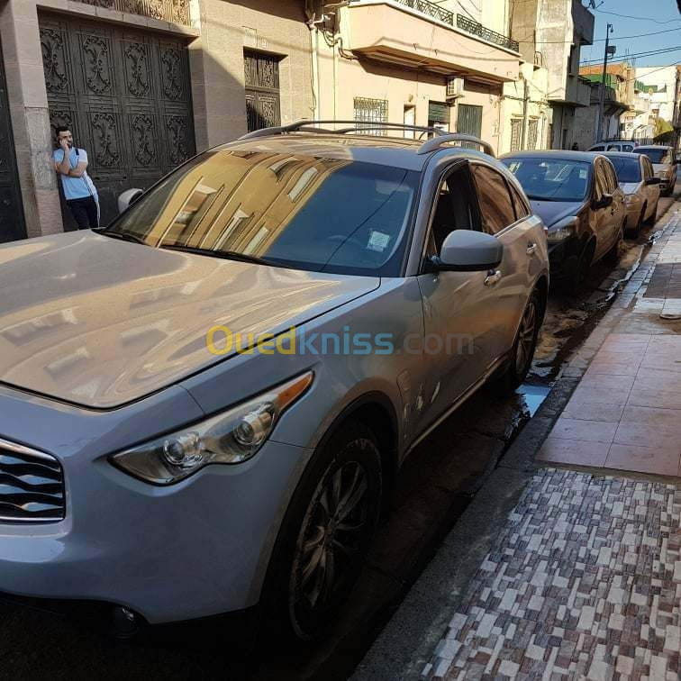 Infiniti FX 2010 