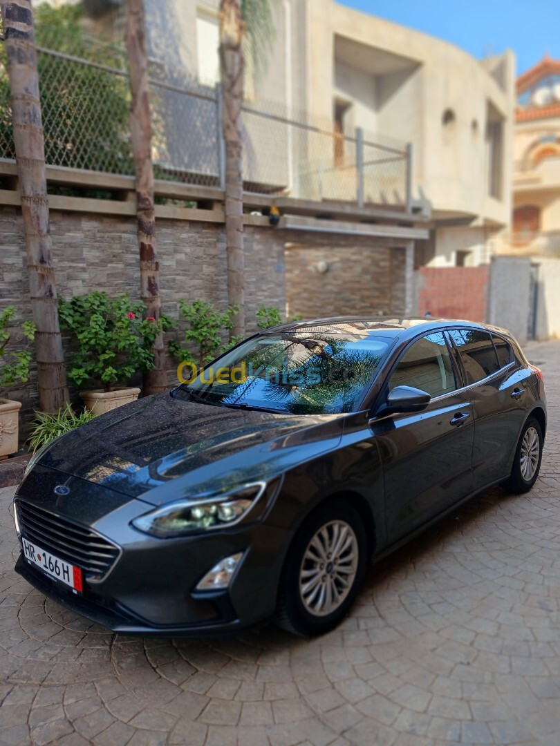 Ford Focus 4 portes 2022 Titanium