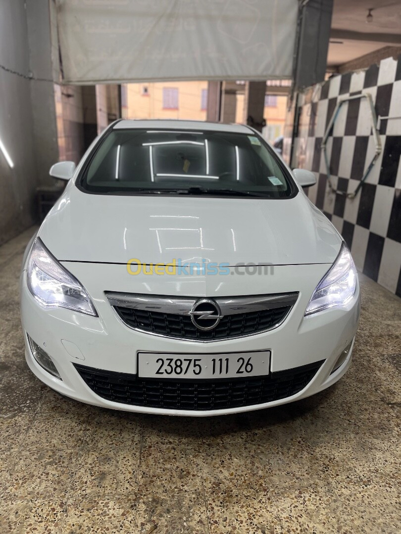 Opel Astra 2011 Astra j