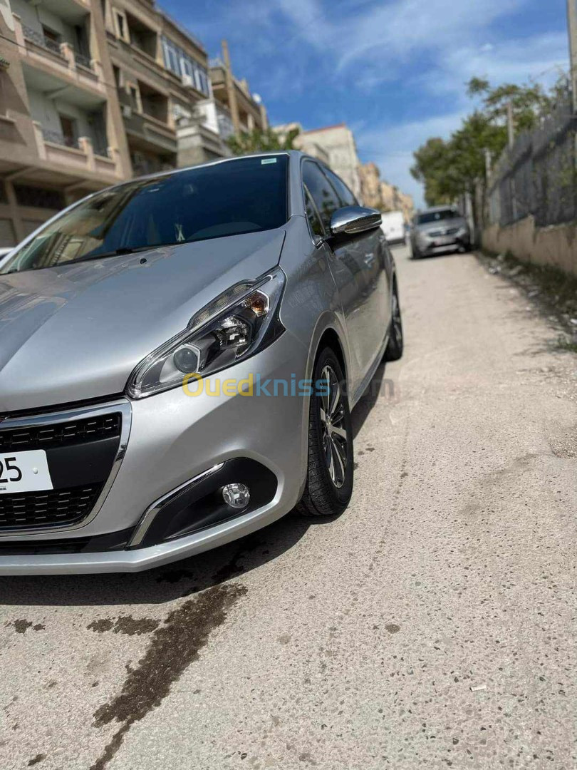 Peugeot 208 2015 Allure Facelift