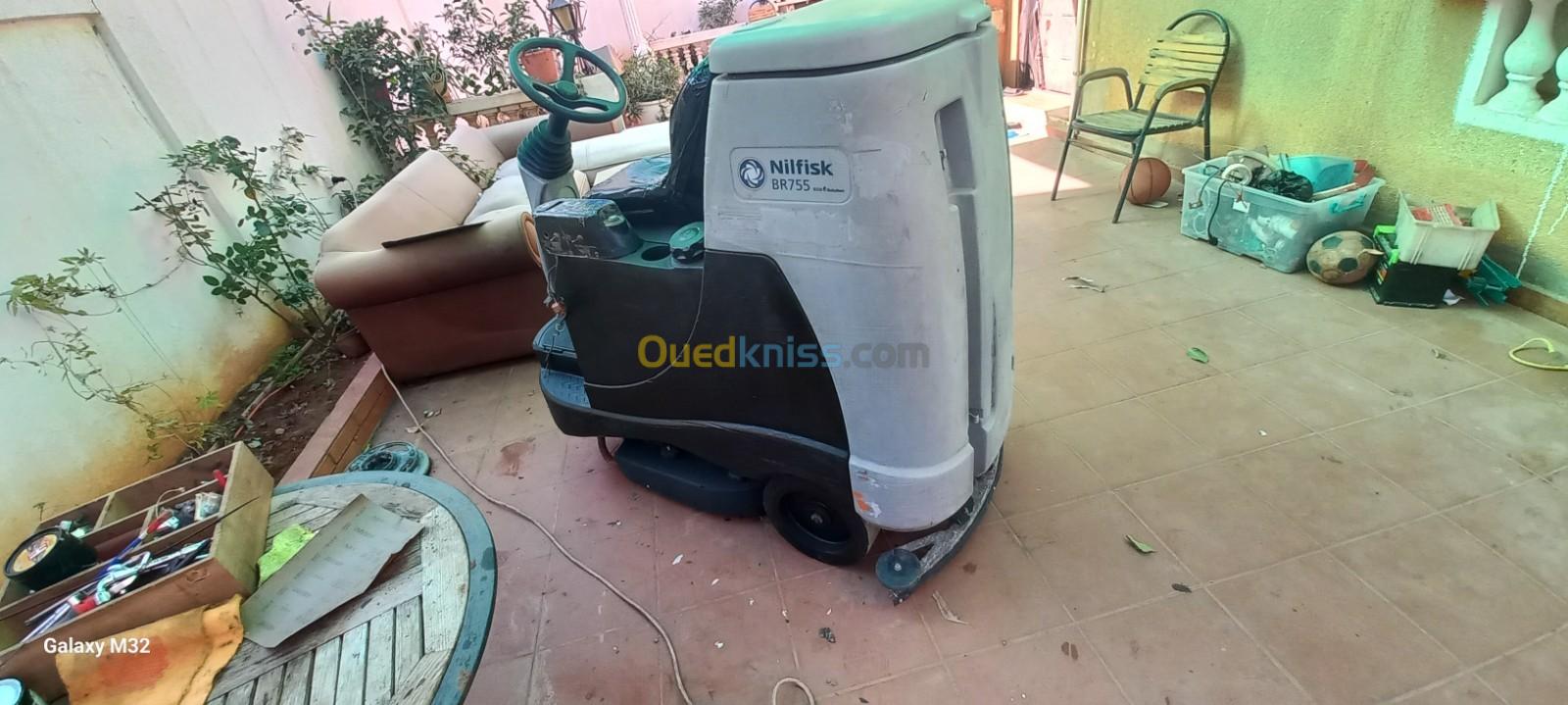 Machine de nettoyage nilfisk 755br