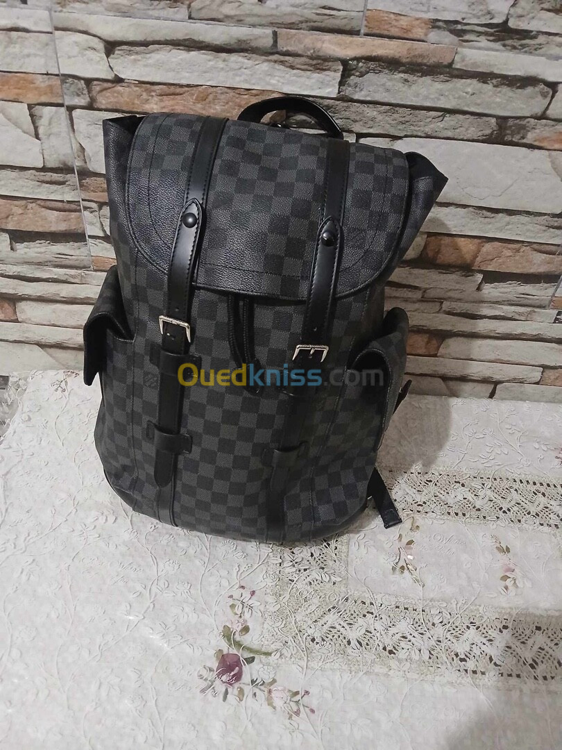 Sac à dos louis vuitton noir 