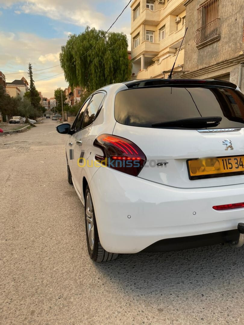 Peugeot 208 2015 Allure