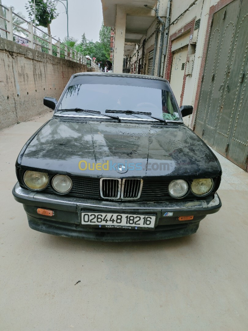 BMW Série 5 1982 518