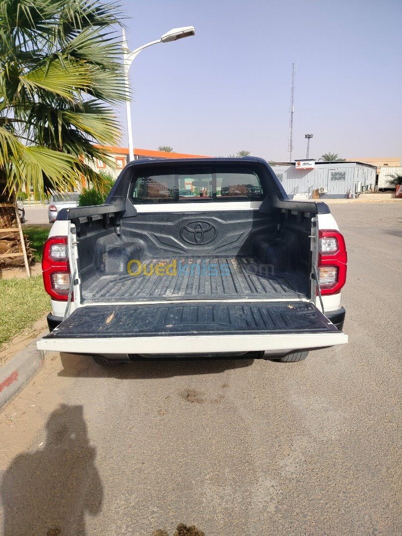 Toyota Hilux 2022 LEGEND SC 4x4