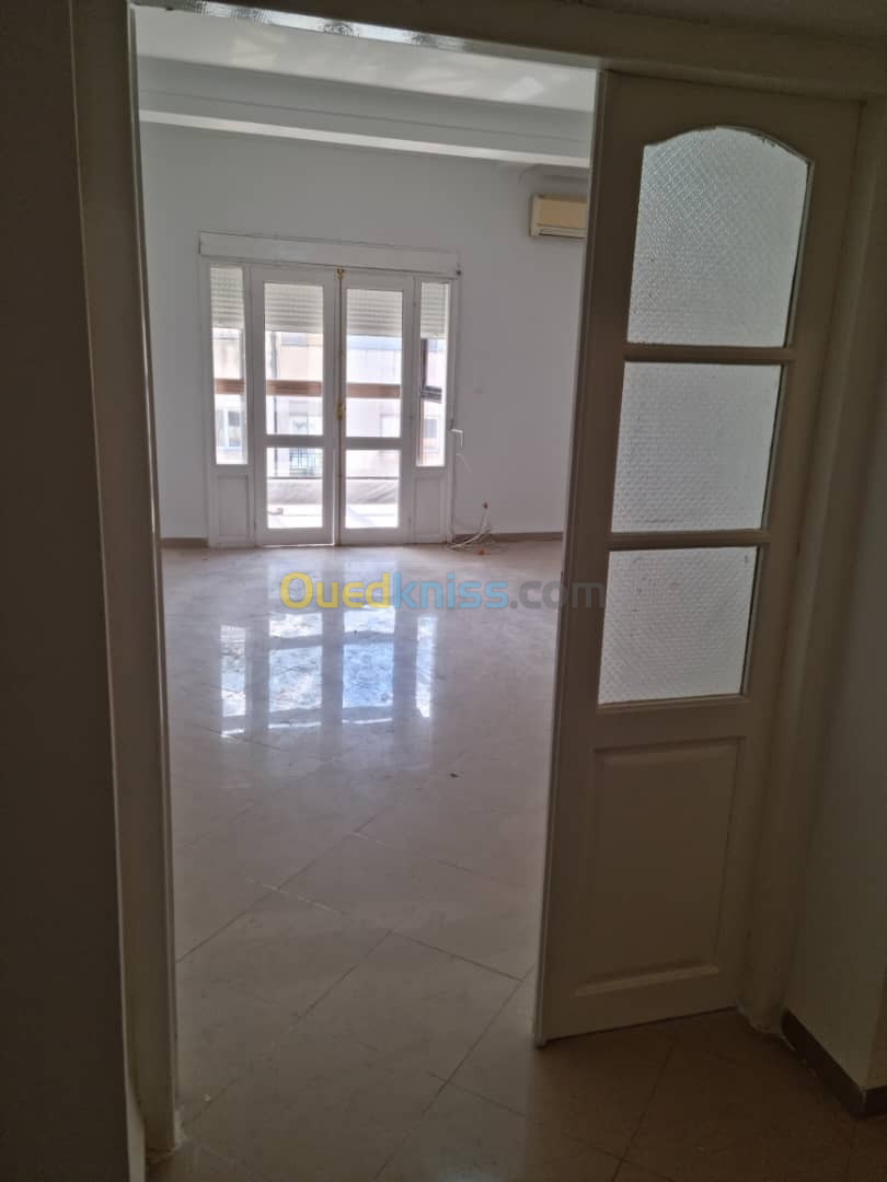 Location Appartement F4 Alger Hydra