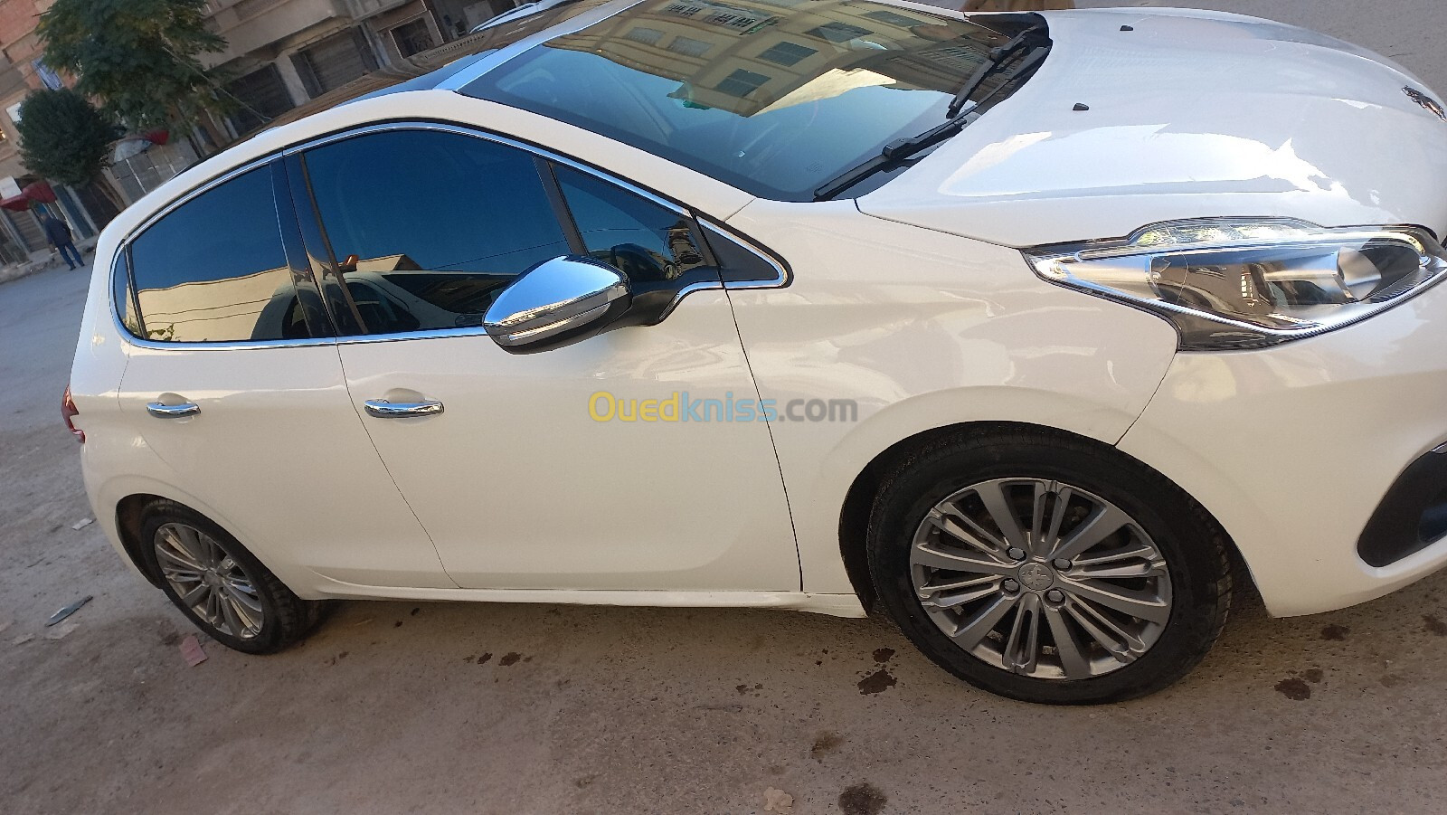 Peugeot 208 2015 Allure Facelift