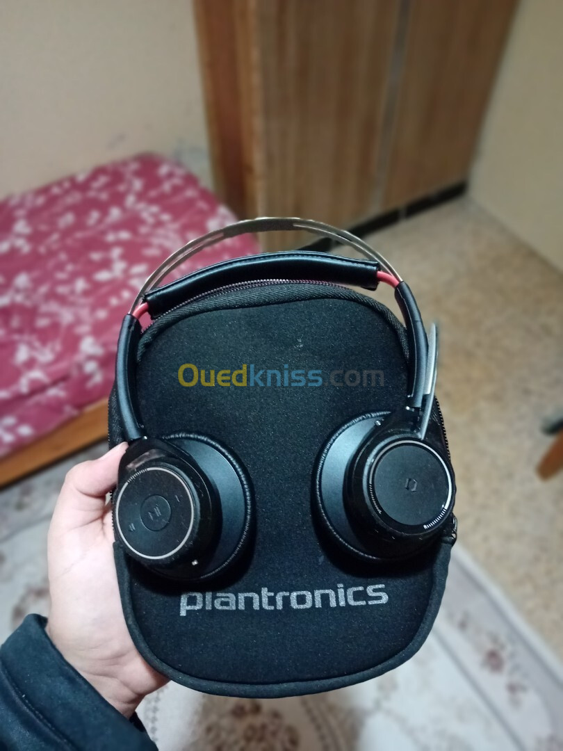 Plantronics Voyager Focus UC B825-M Micro Casque PC Noir