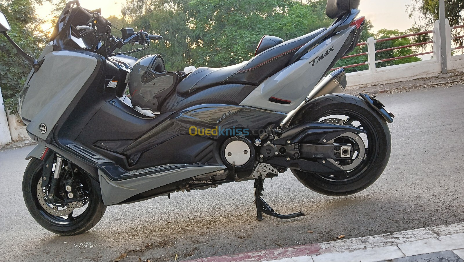 Tmax iron1 Yamaha 2015