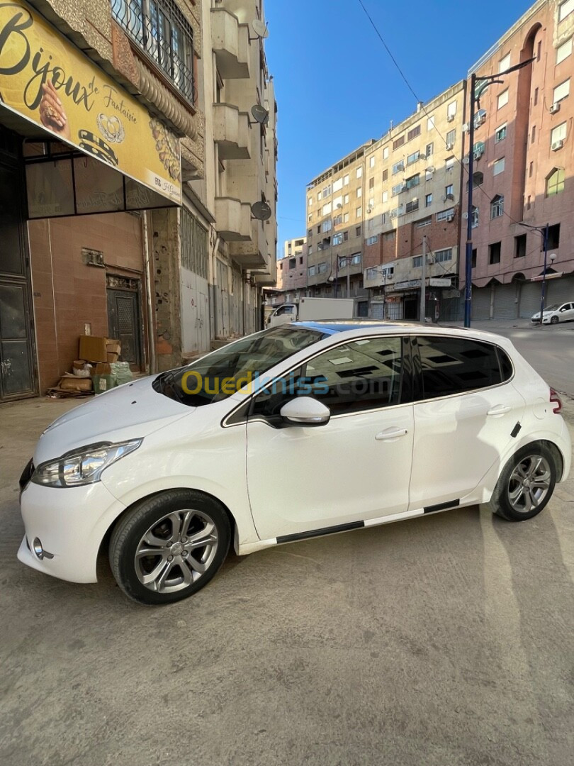 Peugeot 208 2014 Allure