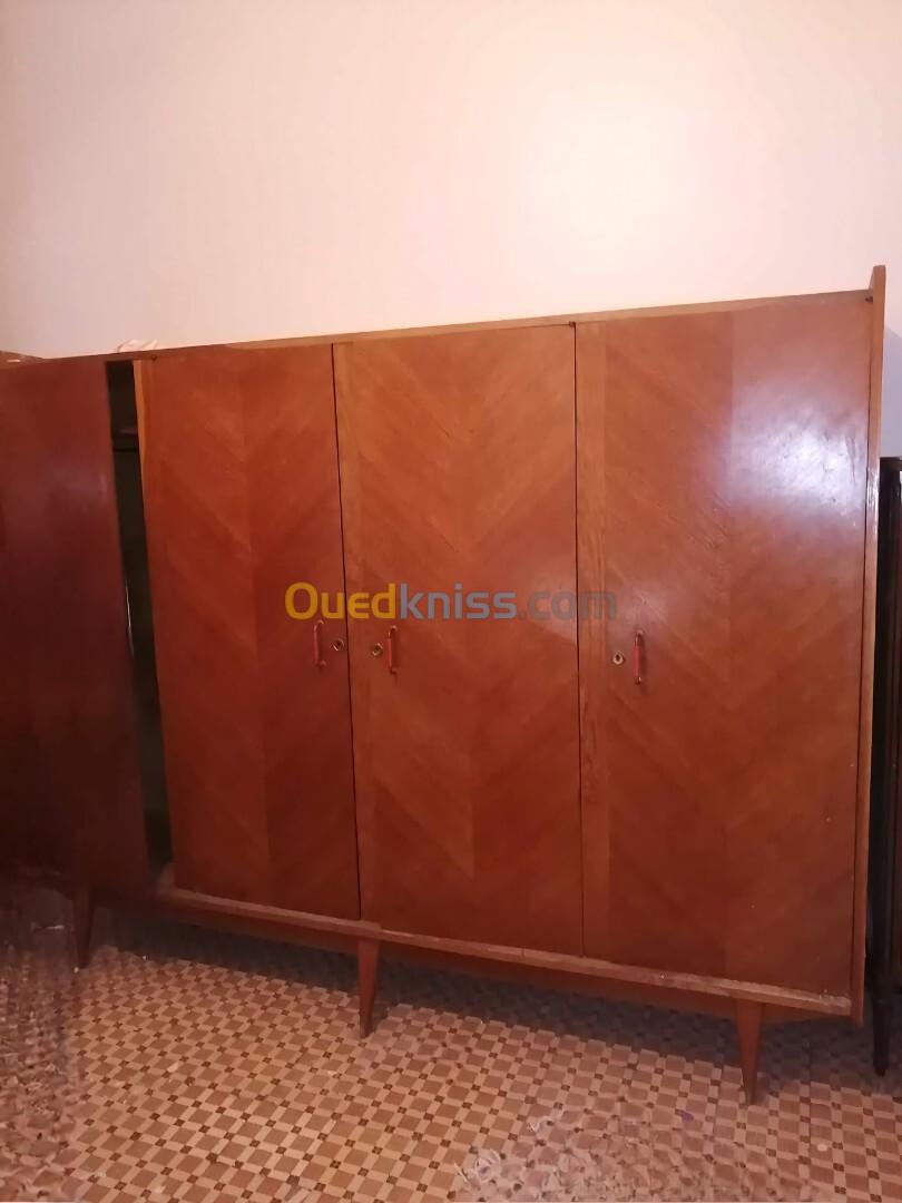 Armoire en bois