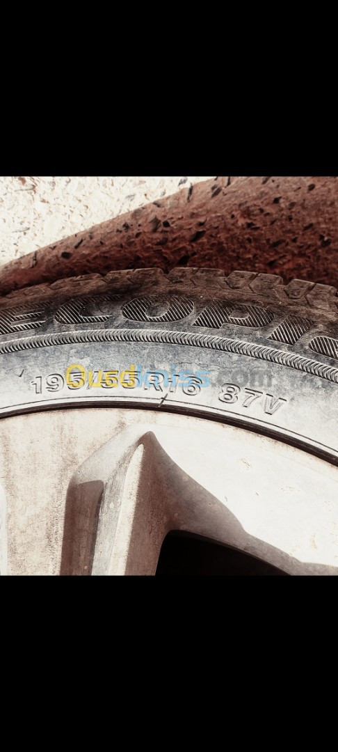 4 pneus Bridgestone d'origine 195/55 16R 87v