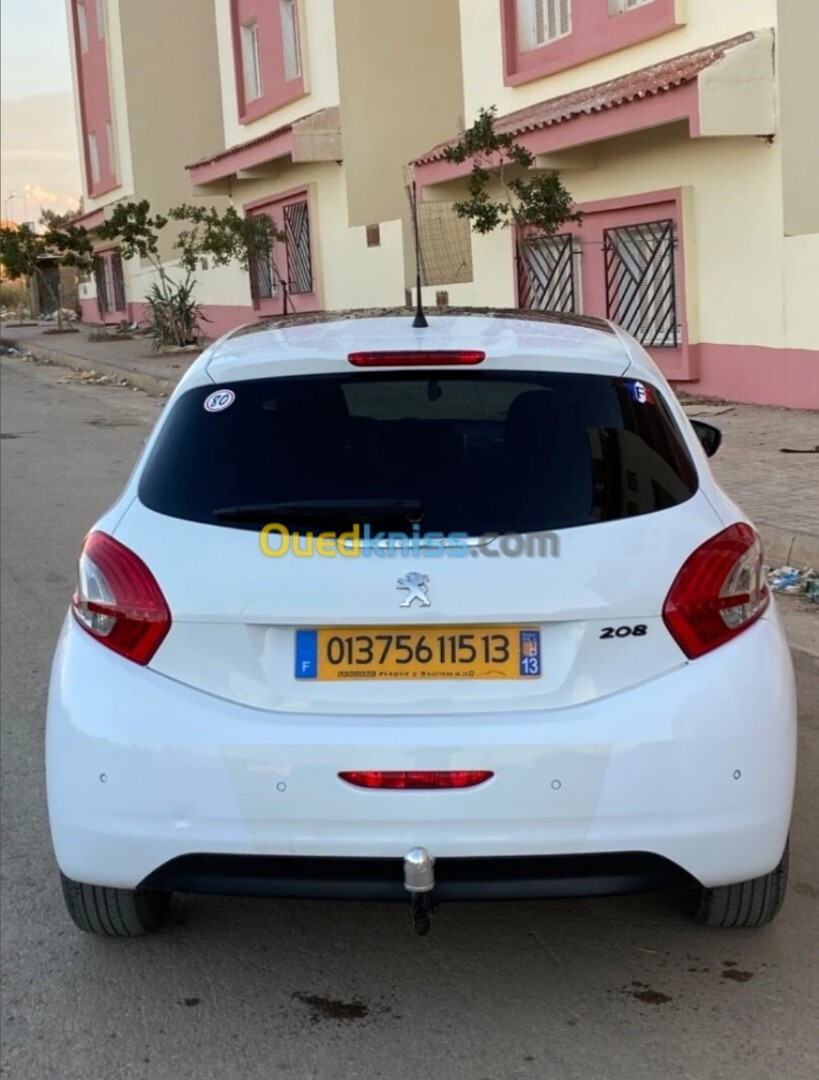 Peugeot 208 2015 Allure