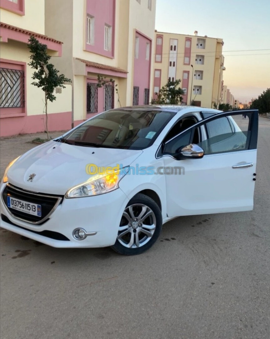 Peugeot 208 2015 Allure