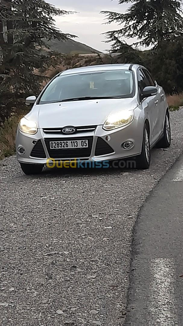 Ford Focus 4 portes 2013 Titanium