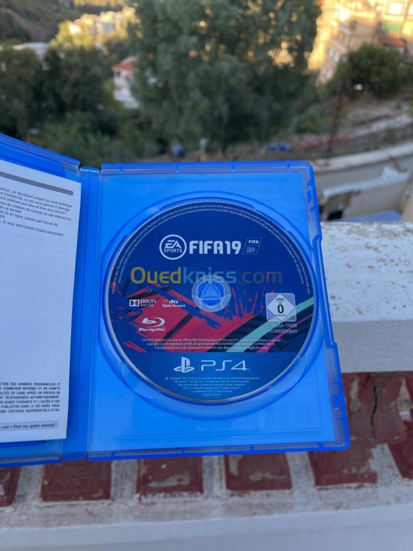 Cd ps4 Batman/fifa23/fifa19