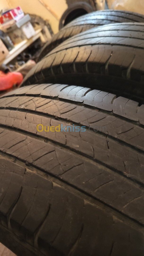 4 pneus 215/65R16