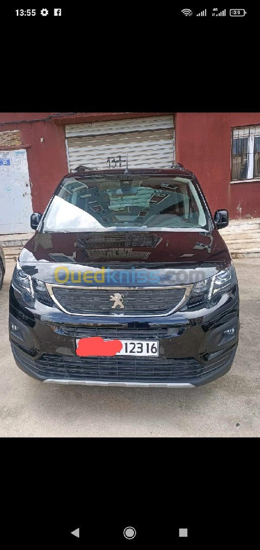 Peugeot Rifter 2023 الاولى