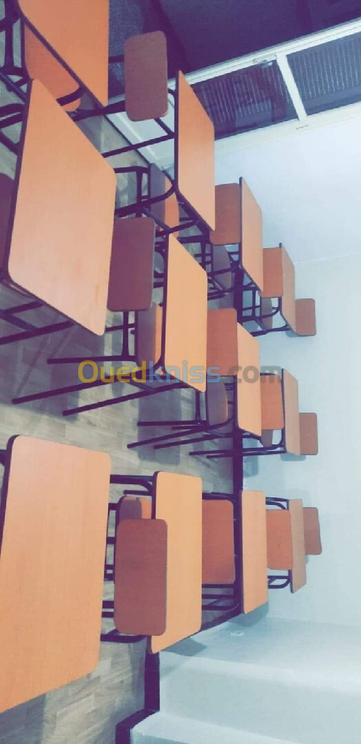 Table et chaise scolaire