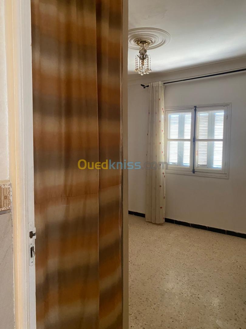 Location Appartement F4 Alger Ain benian