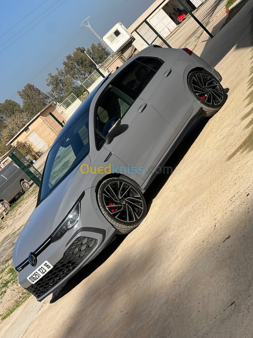 Volkswagen Golf 8 2023 Gtd full options