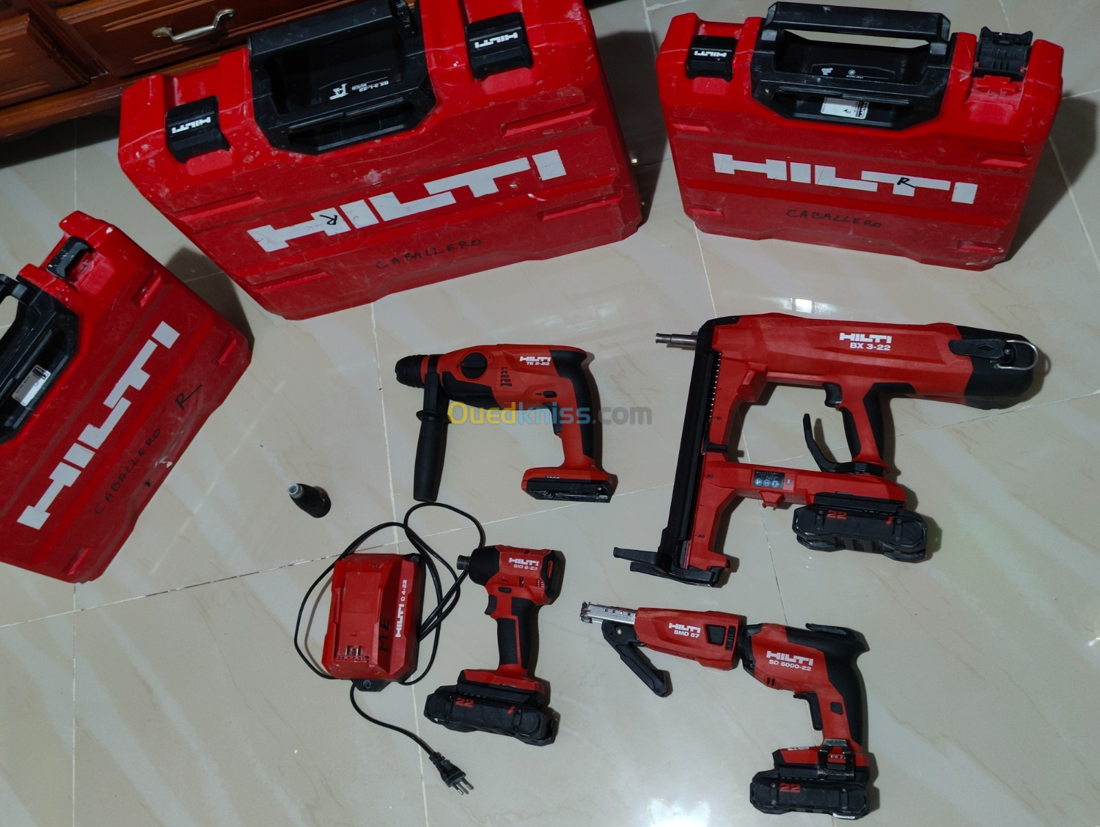 Kit HILTI NURON PLACO 4 PCS 3 BATTERIE 