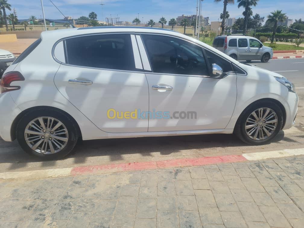 Peugeot 208 2016 Allure Facelift