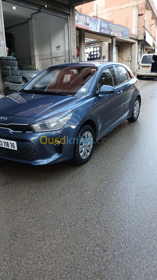 Kia Rio 5 portes 2018 Funny Facelift 