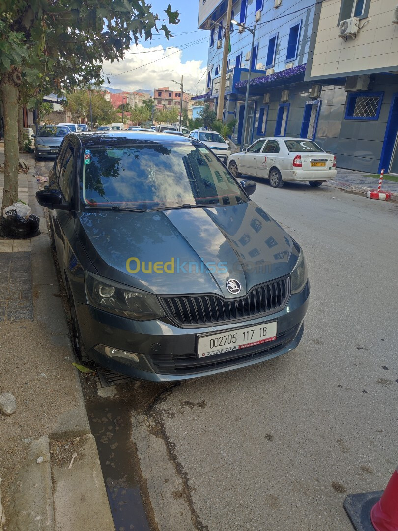 Skoda Fabia 2017 Style (avec toit panoramique)