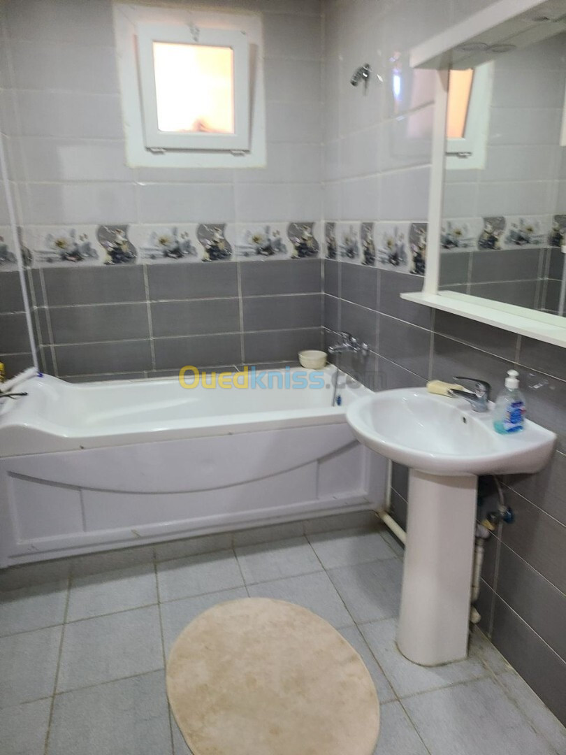 Location Appartement F4 Alger Bordj el bahri