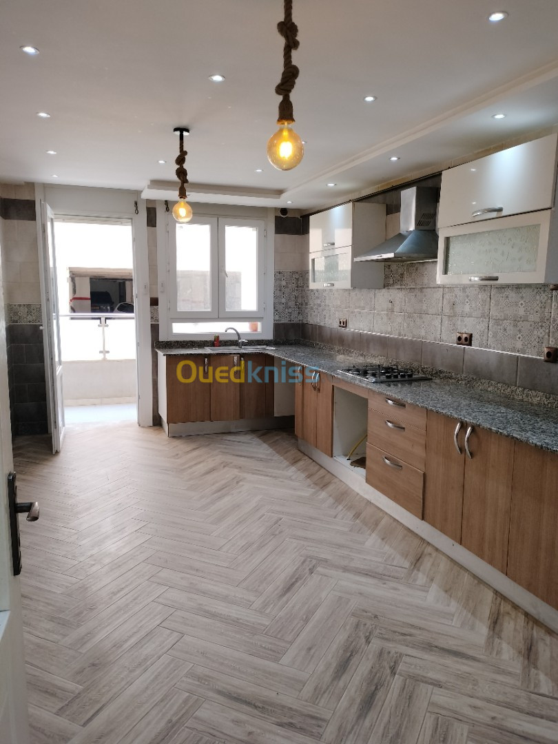 Location Appartement F4 Alger Souidania