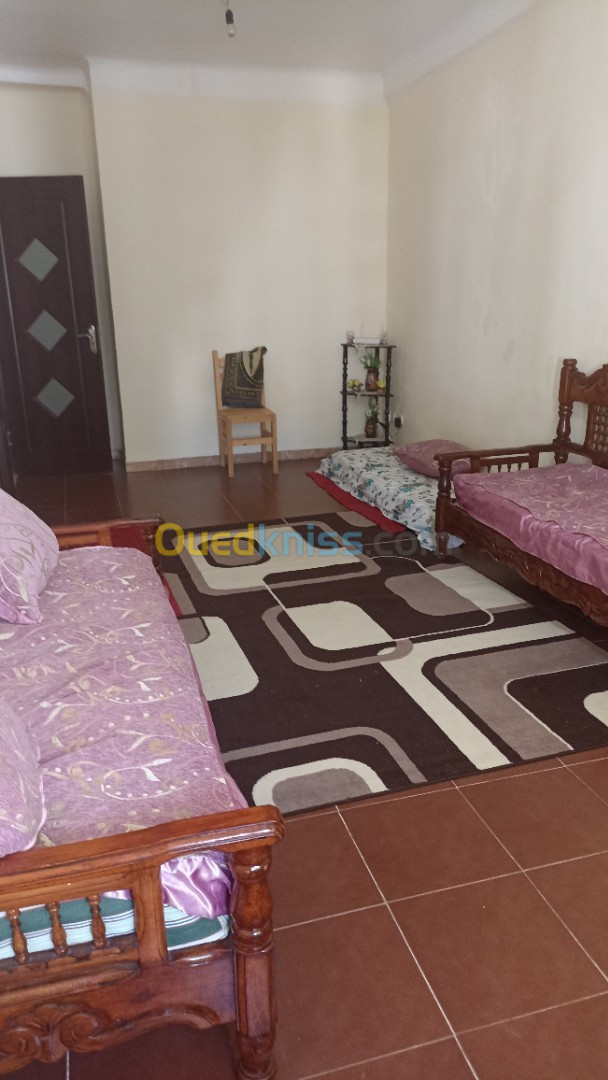 Location vacances Appartement F2 Skikda Collo