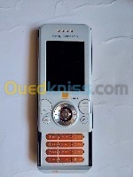 Sony Ericsson W205