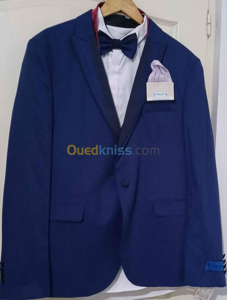 UN COSTUME (TUXEDO) TURQUE 6 PIECES