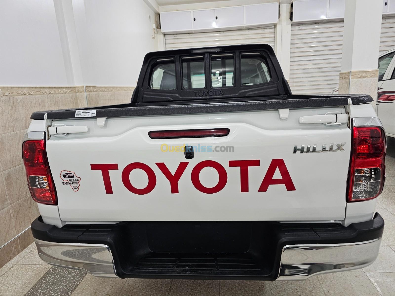 Toyota Hilux 2024 4x2