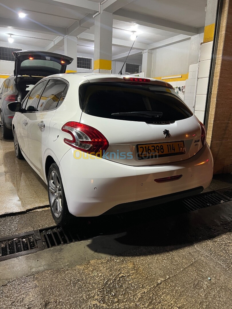 Peugeot 208 2014 Allure