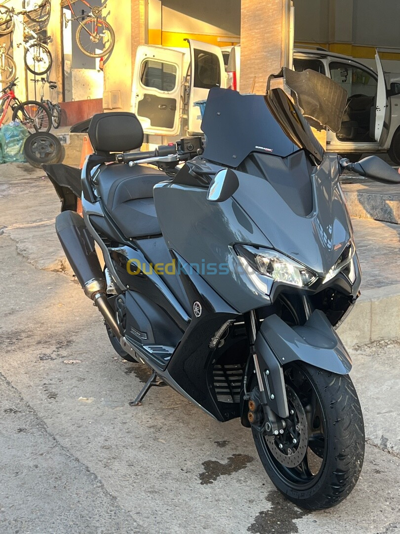 Yamaha TMAX 560 2022