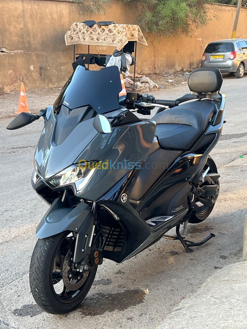 Yamaha TMAX 560 2022